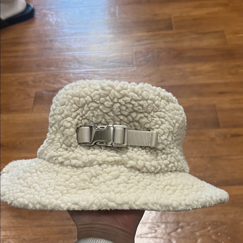 Lululemon Cozy Cream Bucket Hat